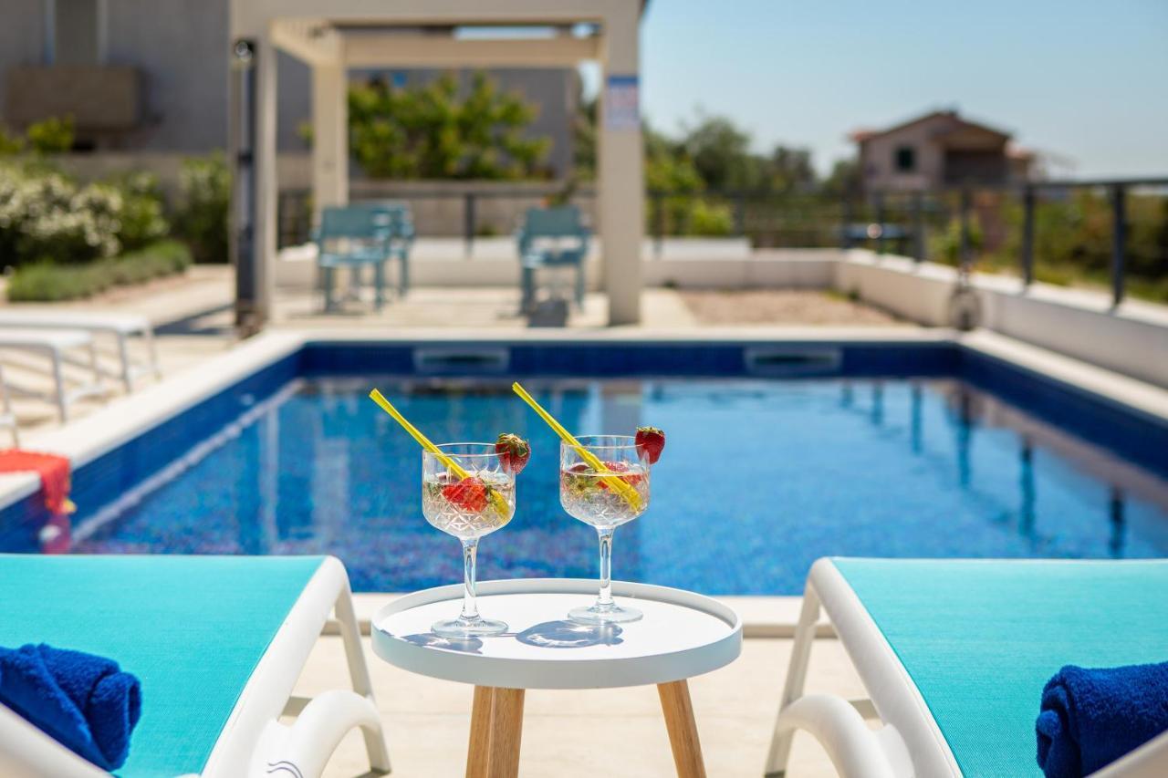 Sun Resort Apartments Zečevo エクステリア 写真